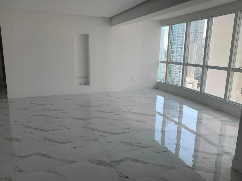 Apartamento para venda no bairro Barra Sul em Balneário Camboriú