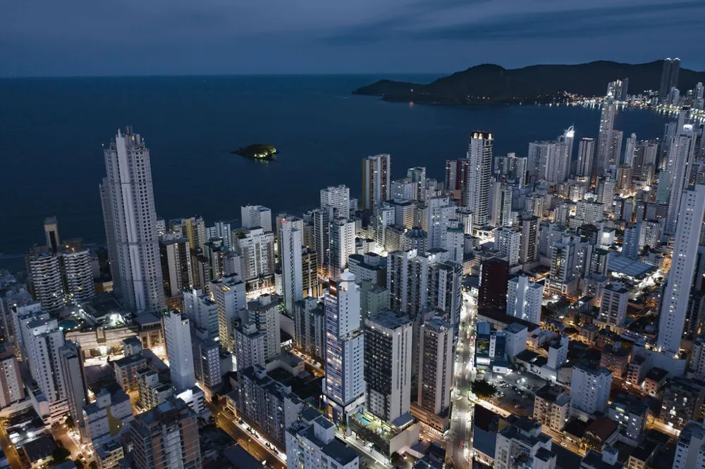 Apartamento para venda no bairro Centro em Balneário Camboriú