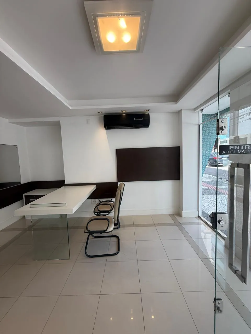 Sala comercial para venda no bairro Centro em Balneário Camboriú