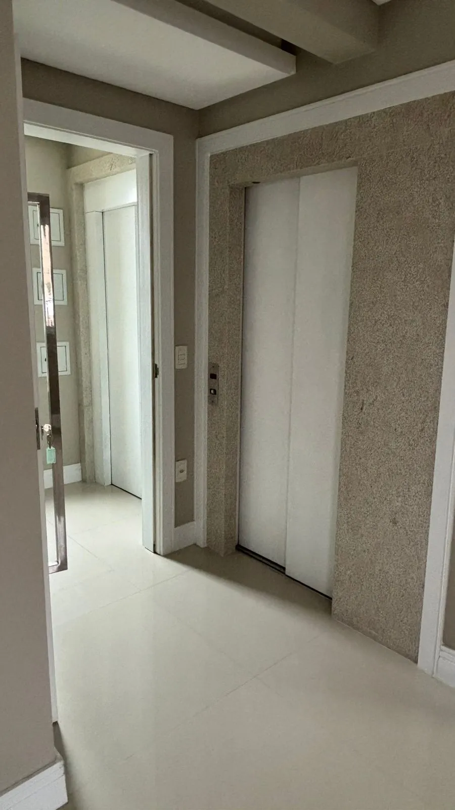 Apto Diferenciado para reserva no bairro Barra Sul em Balneário Camboriú