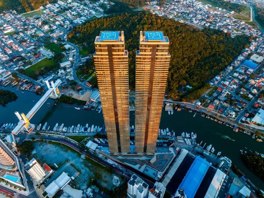 Apto. Decorado para venda no bairro Barra Sul em Balneário Camboriú