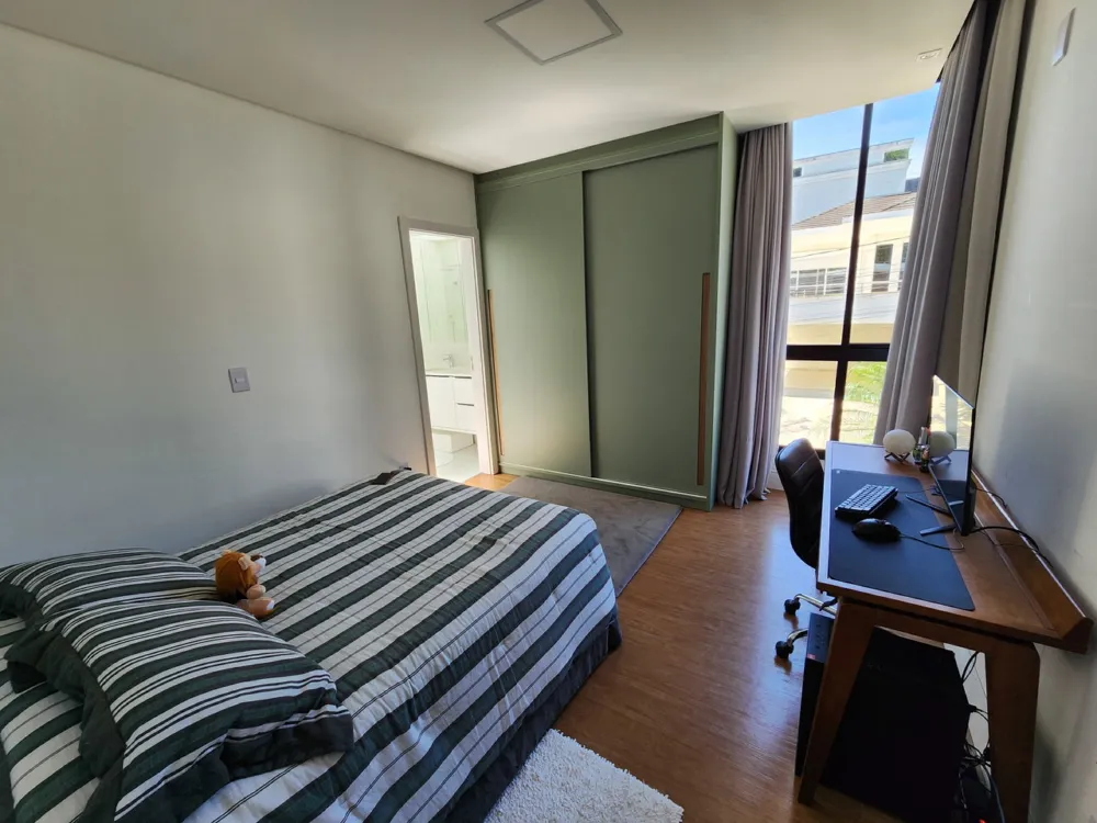 Casa 4 quartos para venda no bairro Barra em Balneário Camboriú