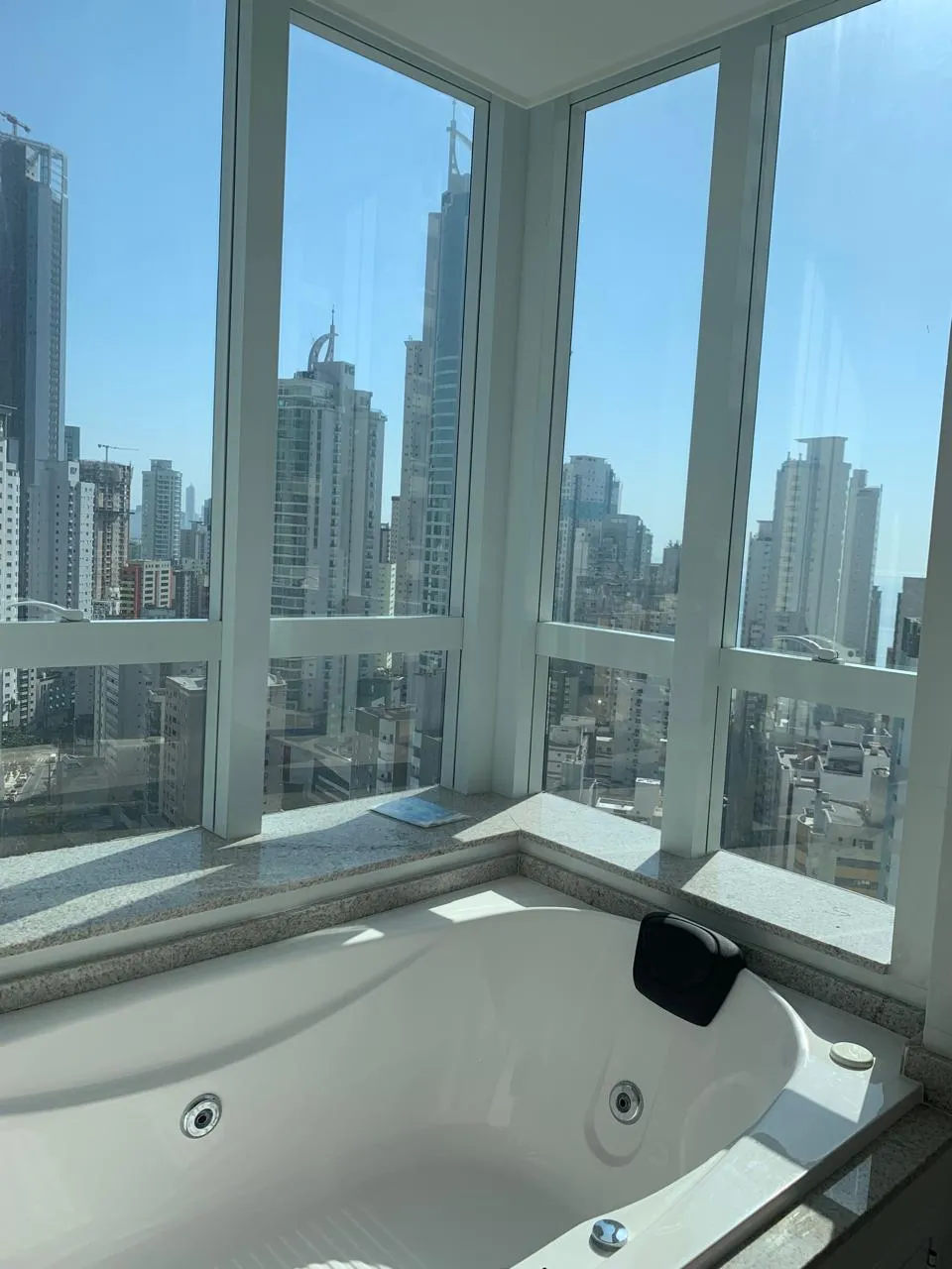 Apartamento para venda no bairro Barra Sul em Balneário Camboriú