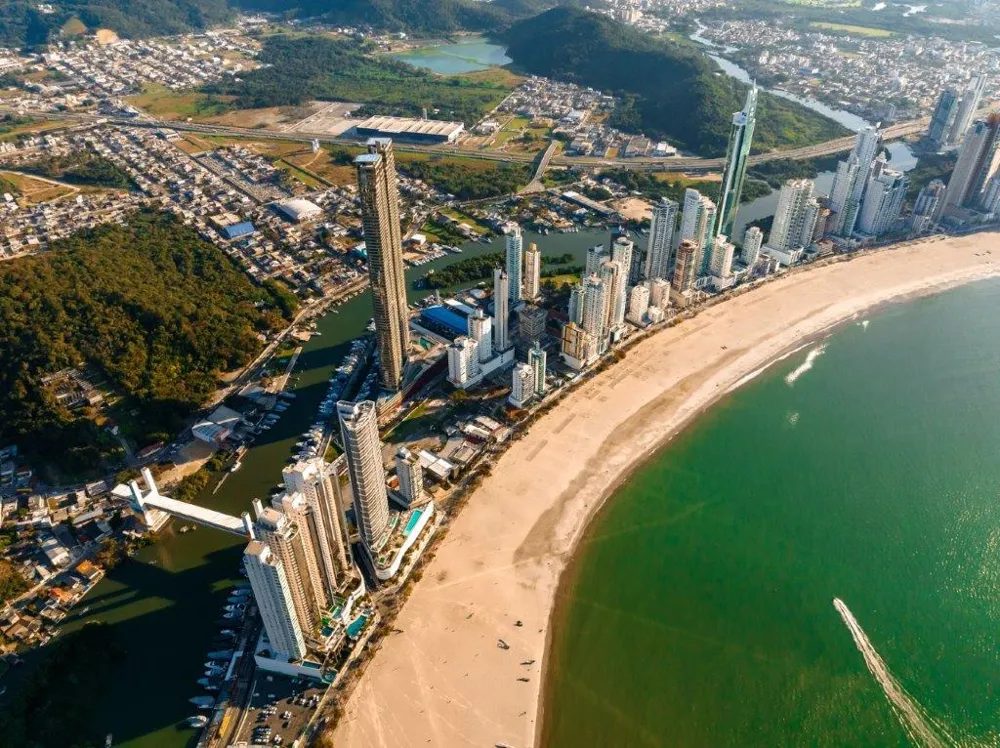 Apto. Decorado para venda no bairro Barra Sul em Balneário Camboriú
