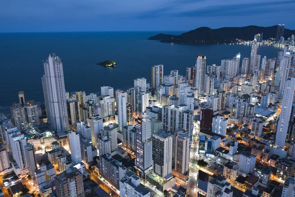 Apartamento para venda no bairro Centro em Balneário Camboriú