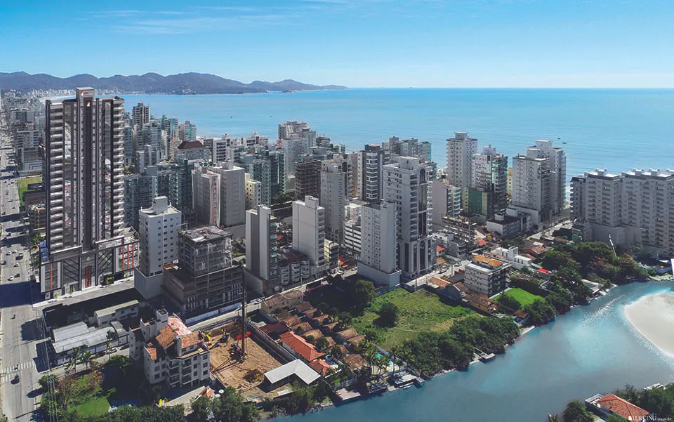 Apartamento para venda no bairro Meia Praia em Itapema