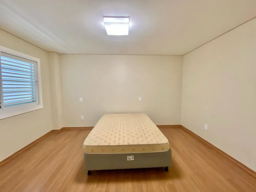 Casa para venda no bairro Meia Praia em Navegantes