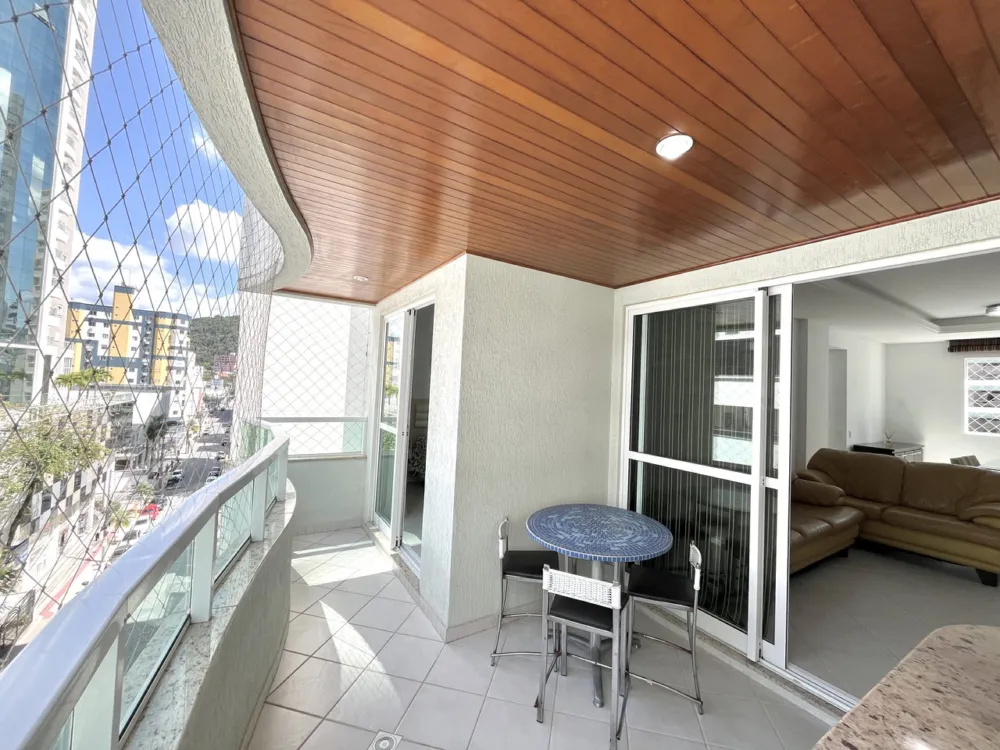 Apartamento para venda no bairro Centro em Balneário Camboriú