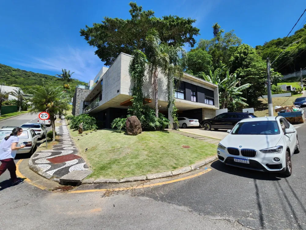 Casa 4 quartos para venda no bairro Barra em Balneário Camboriú