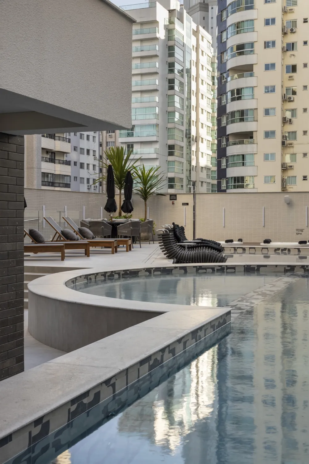 Apto. Decorado 4 quartos para reserva no bairro Centro em Balneário Camboriú