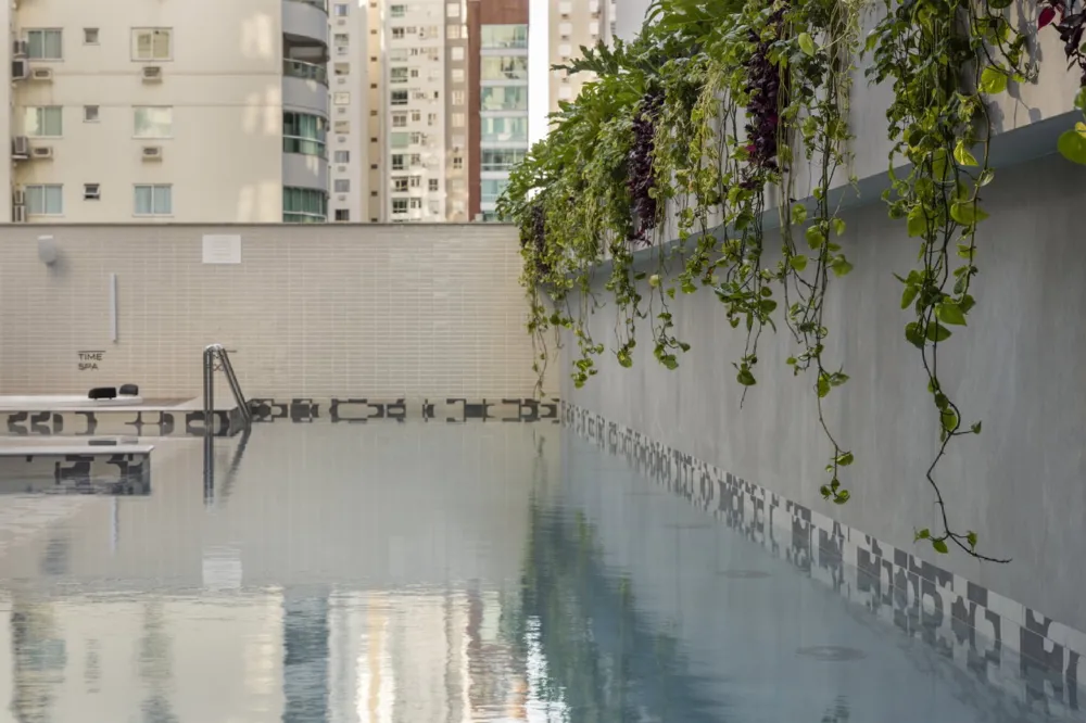 Apto. Decorado 4 quartos para reserva no bairro Centro em Balneário Camboriú
