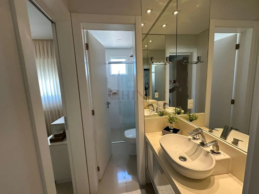 APARTAMENTO 01 SUITE + 02 DEMI SUITES 02 VAGAS PRIVATIVAS MOBILIADO