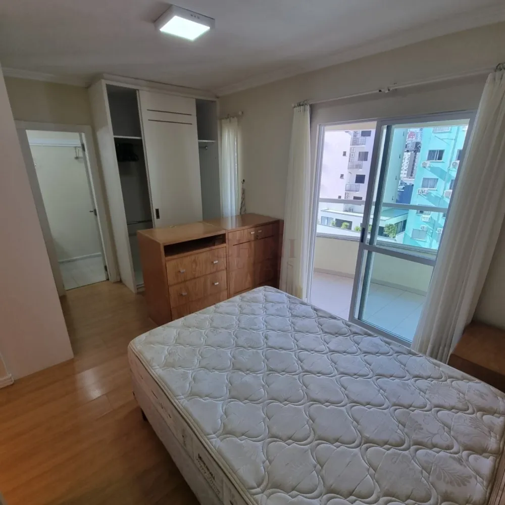 APARTAMENTO A VENDA NO CENTRO DE BALNEARIO CAMBORIU 