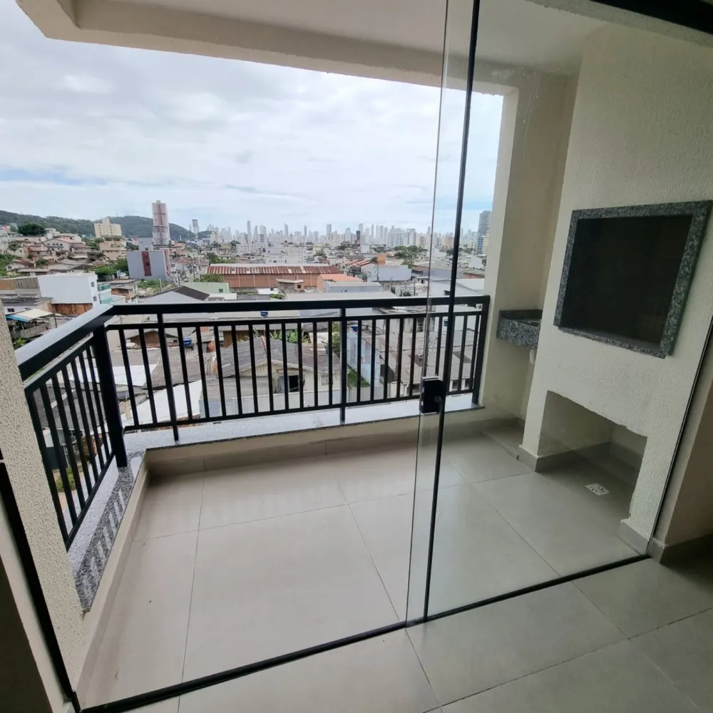 APARTAMENTO DOIS   DORMITORIO  SENDO UMA SUITE EM CAMBORIU TABULEIRO 