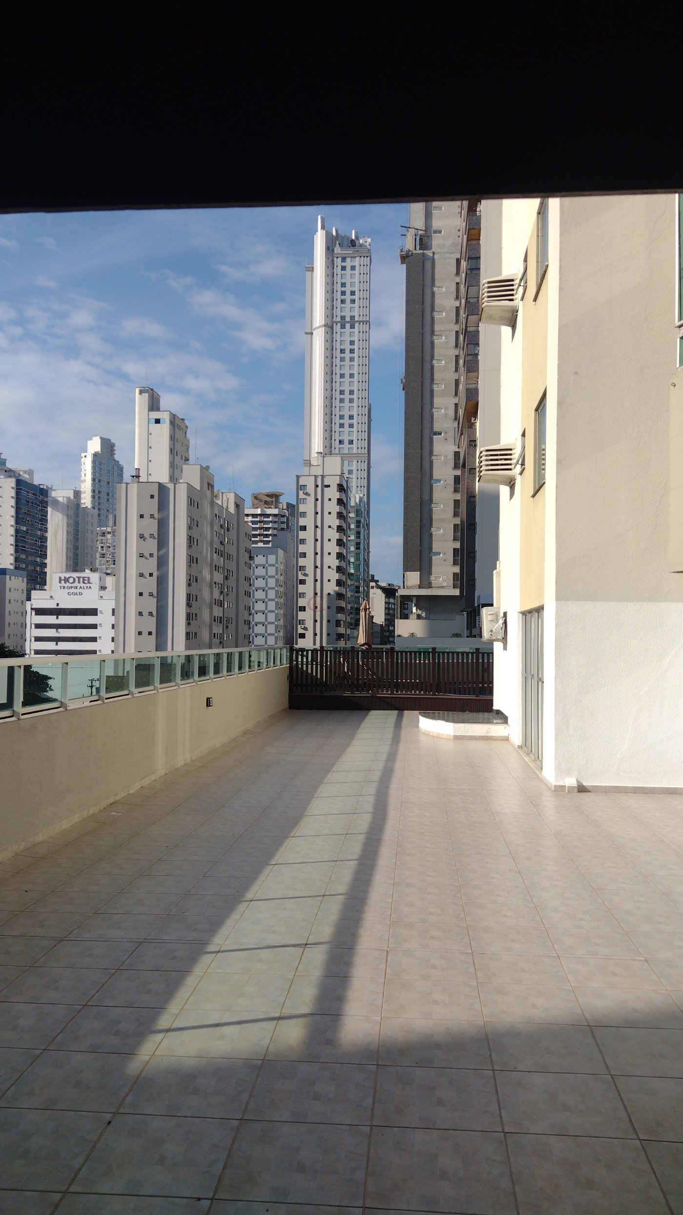 APARTAMENTO A VENDA ED. CAMBORIU PLAZA  3 DORMITORIOS 