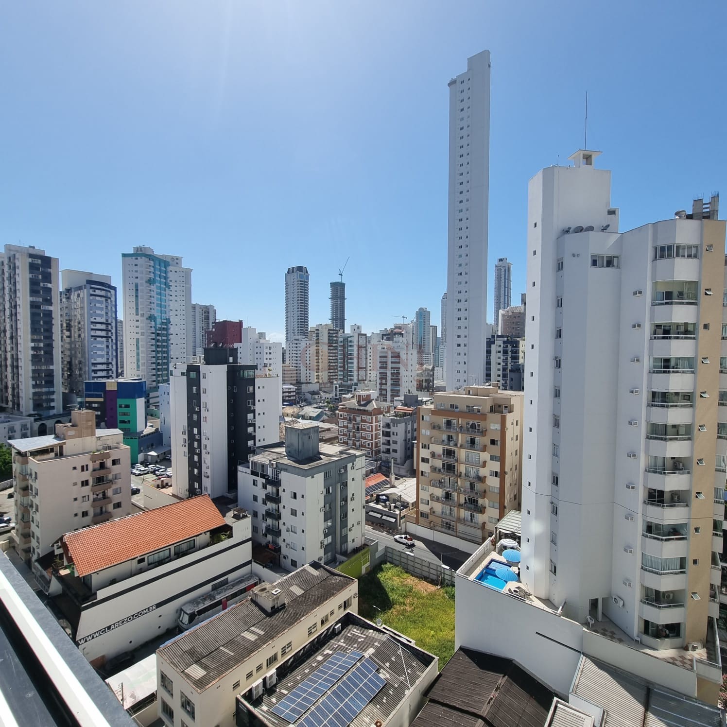 FINAMENTE MOBILIADO DECORADO 