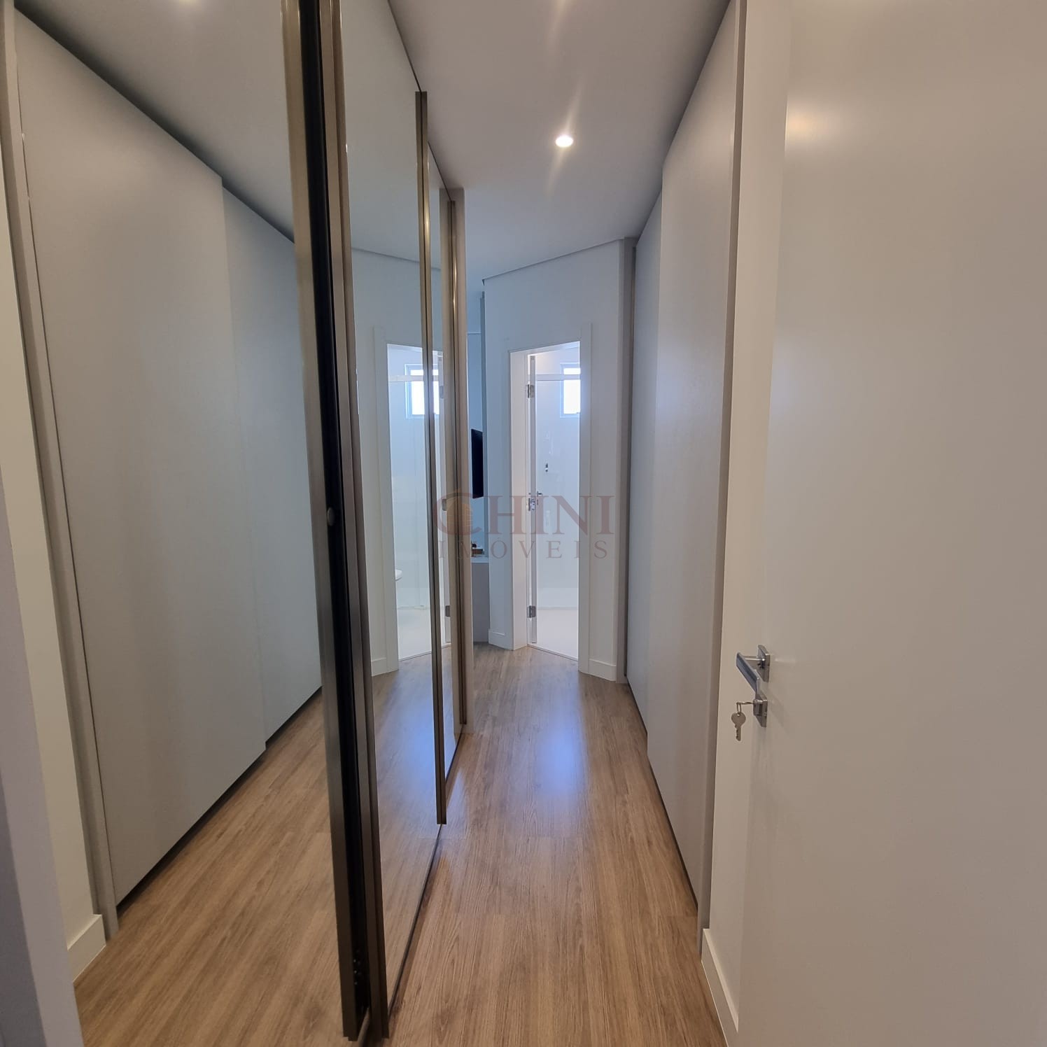 FINAMENTE MOBILIADO DECORADO 