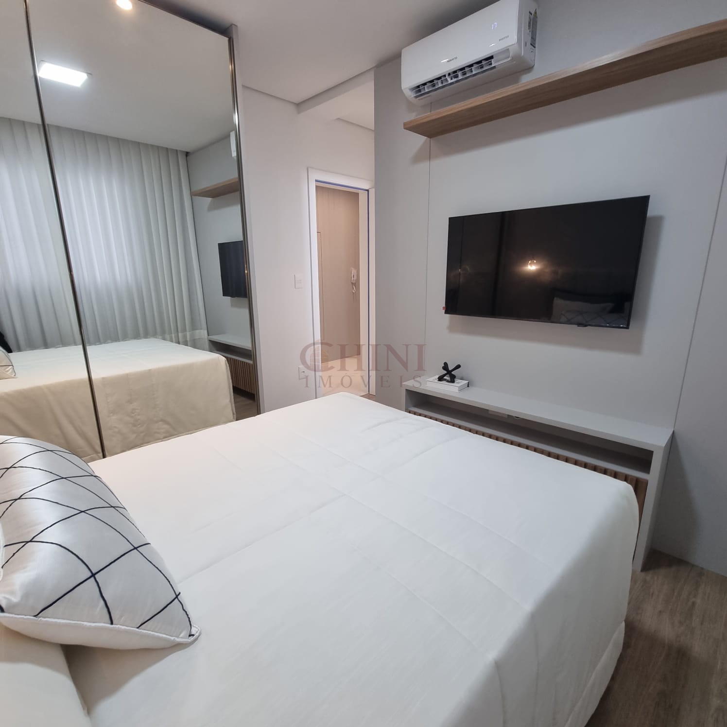 FINAMENTE MOBILIADO DECORADO 