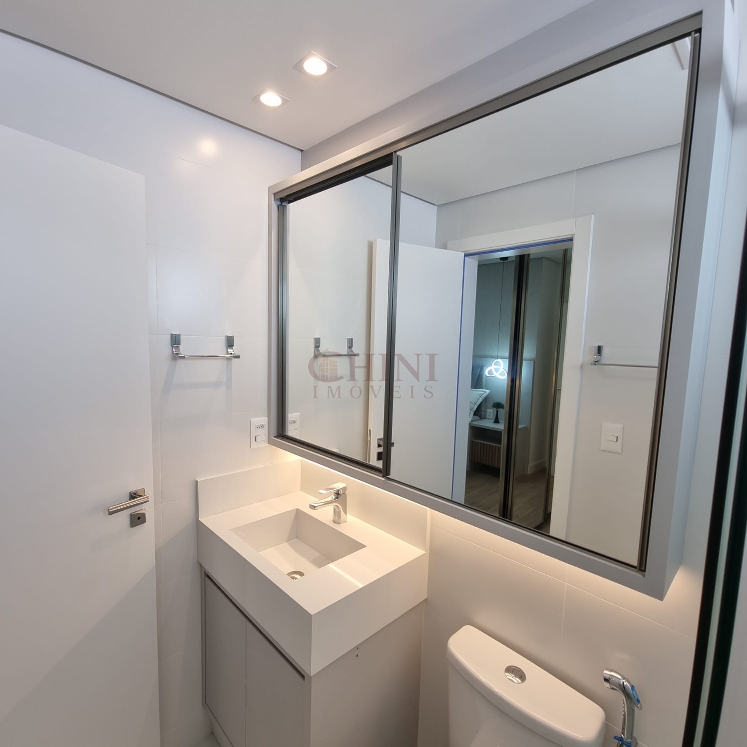 FINAMENTE MOBILIADO DECORADO 