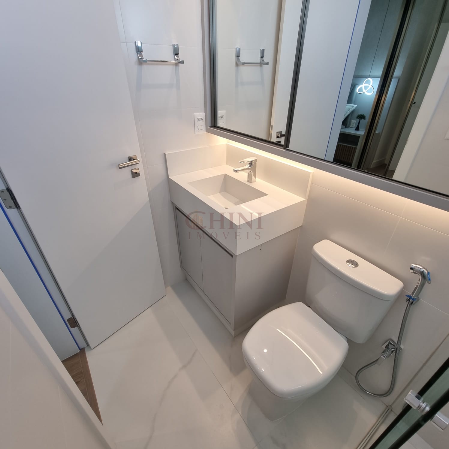 FINAMENTE MOBILIADO DECORADO 