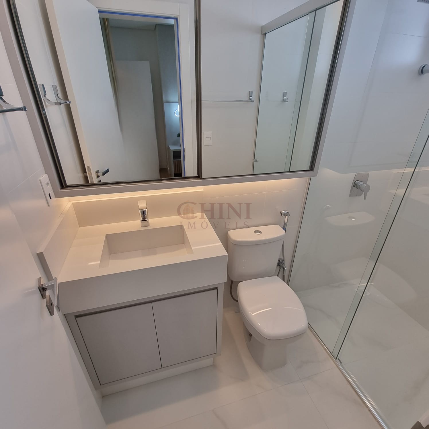 FINAMENTE MOBILIADO DECORADO 