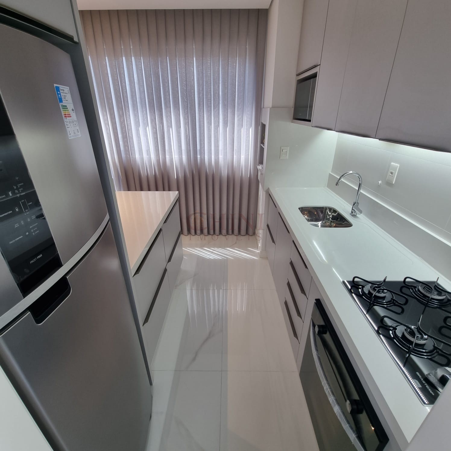 FINAMENTE MOBILIADO DECORADO 