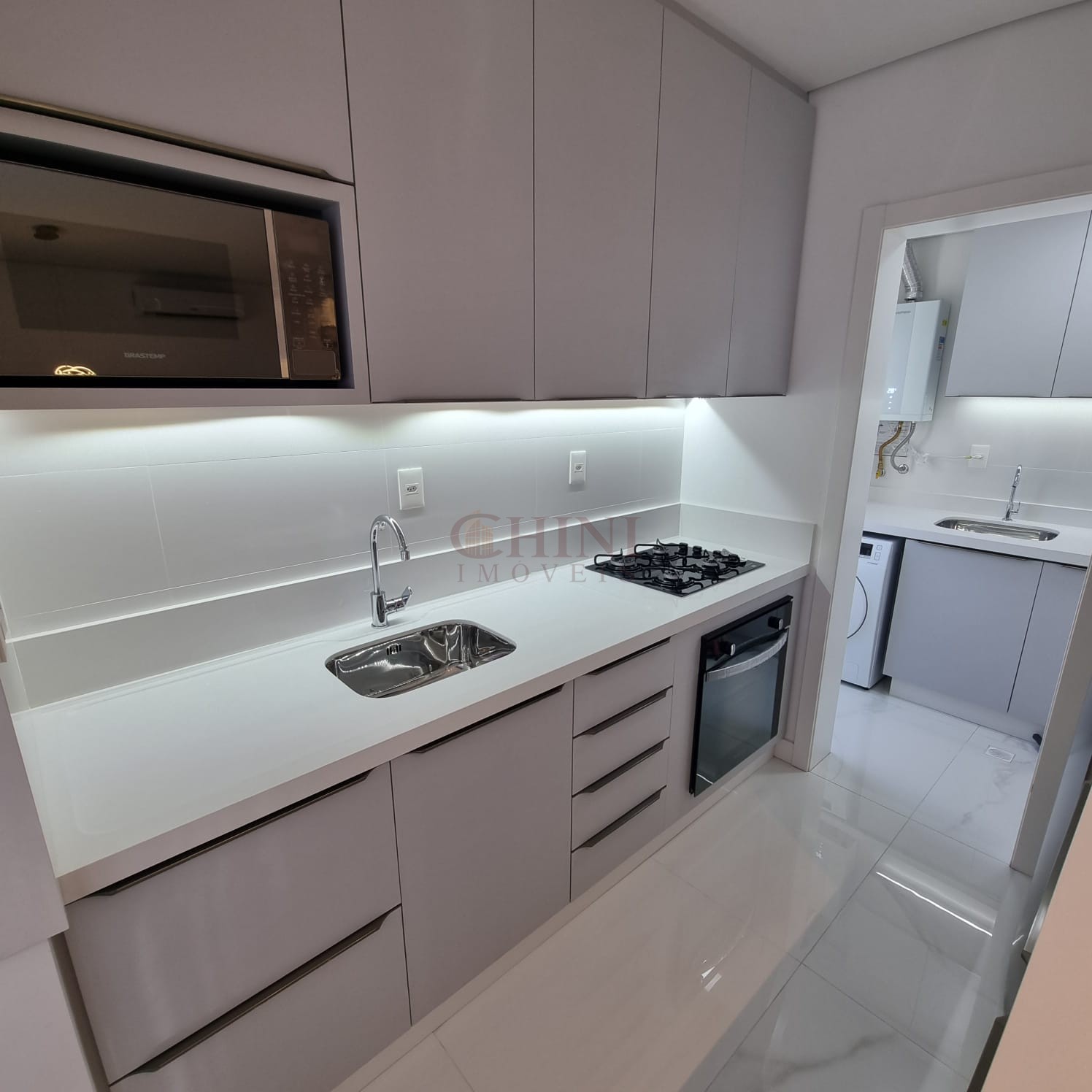 FINAMENTE MOBILIADO DECORADO 