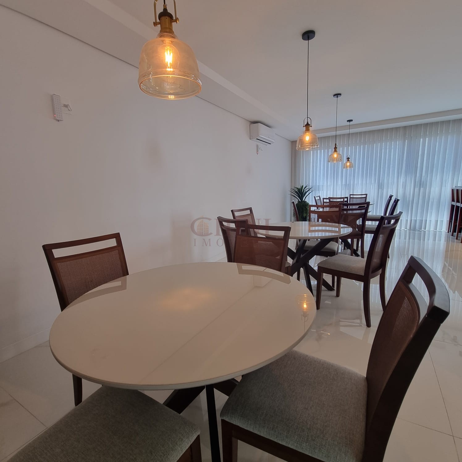 FINAMENTE MOBILIADO DECORADO 