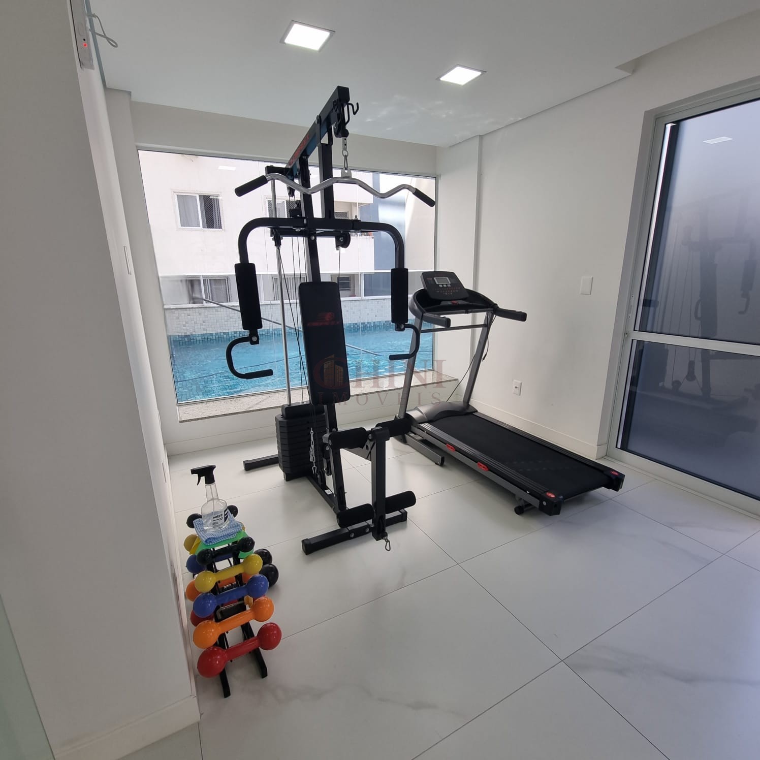 FINAMENTE MOBILIADO DECORADO 