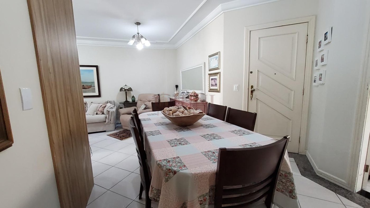 APARTAMENTO TRES DOMITORIOS NO CENTRO 