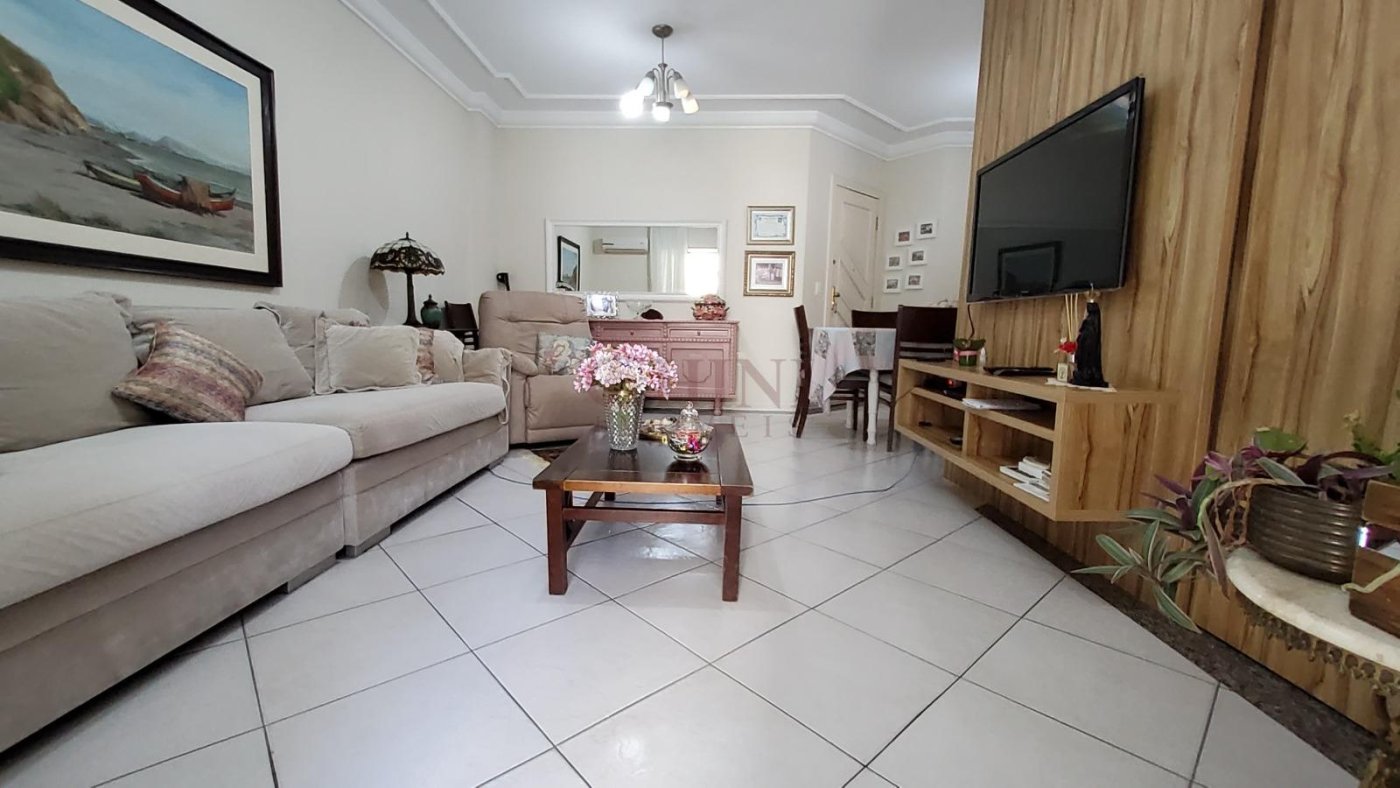 APARTAMENTO TRES DOMITORIOS NO CENTRO 
