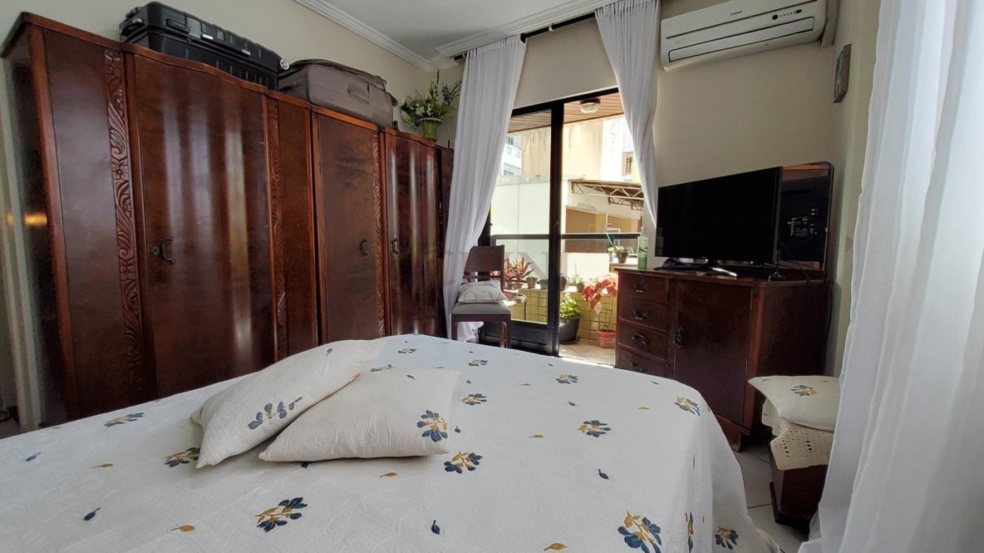 APARTAMENTO TRES DOMITORIOS NO CENTRO 