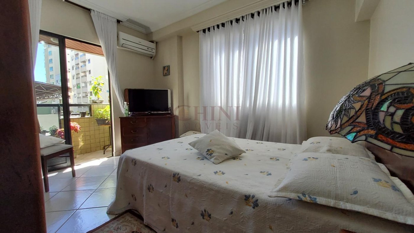 APARTAMENTO TRES DOMITORIOS NO CENTRO 