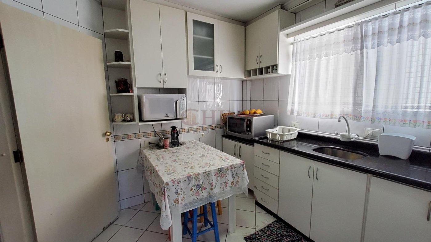 APARTAMENTO TRES DOMITORIOS NO CENTRO 