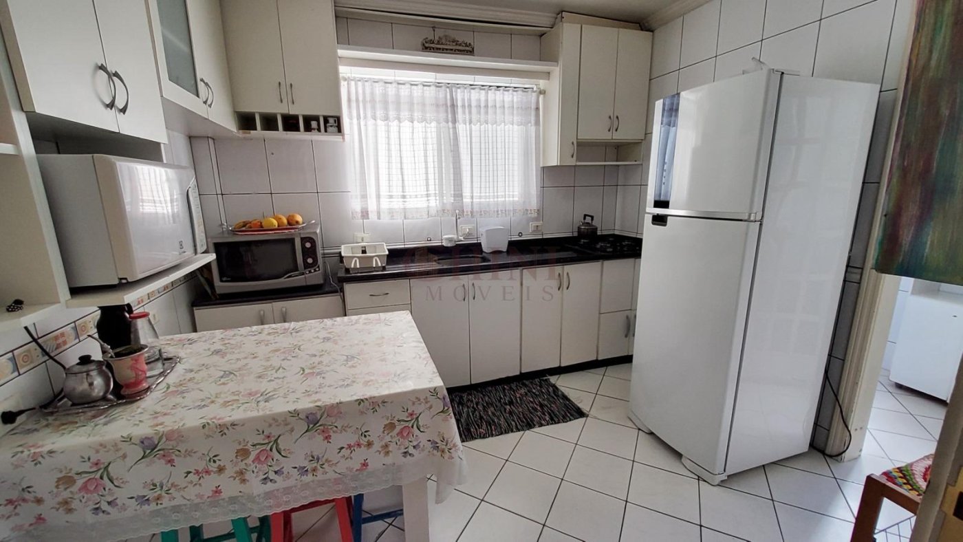 APARTAMENTO TRES DOMITORIOS NO CENTRO 