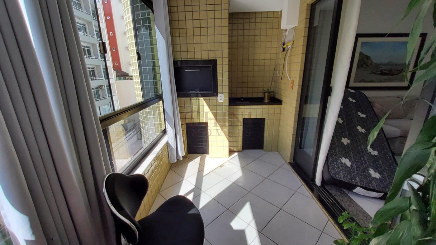 APARTAMENTO TRES DOMITORIOS NO CENTRO 
