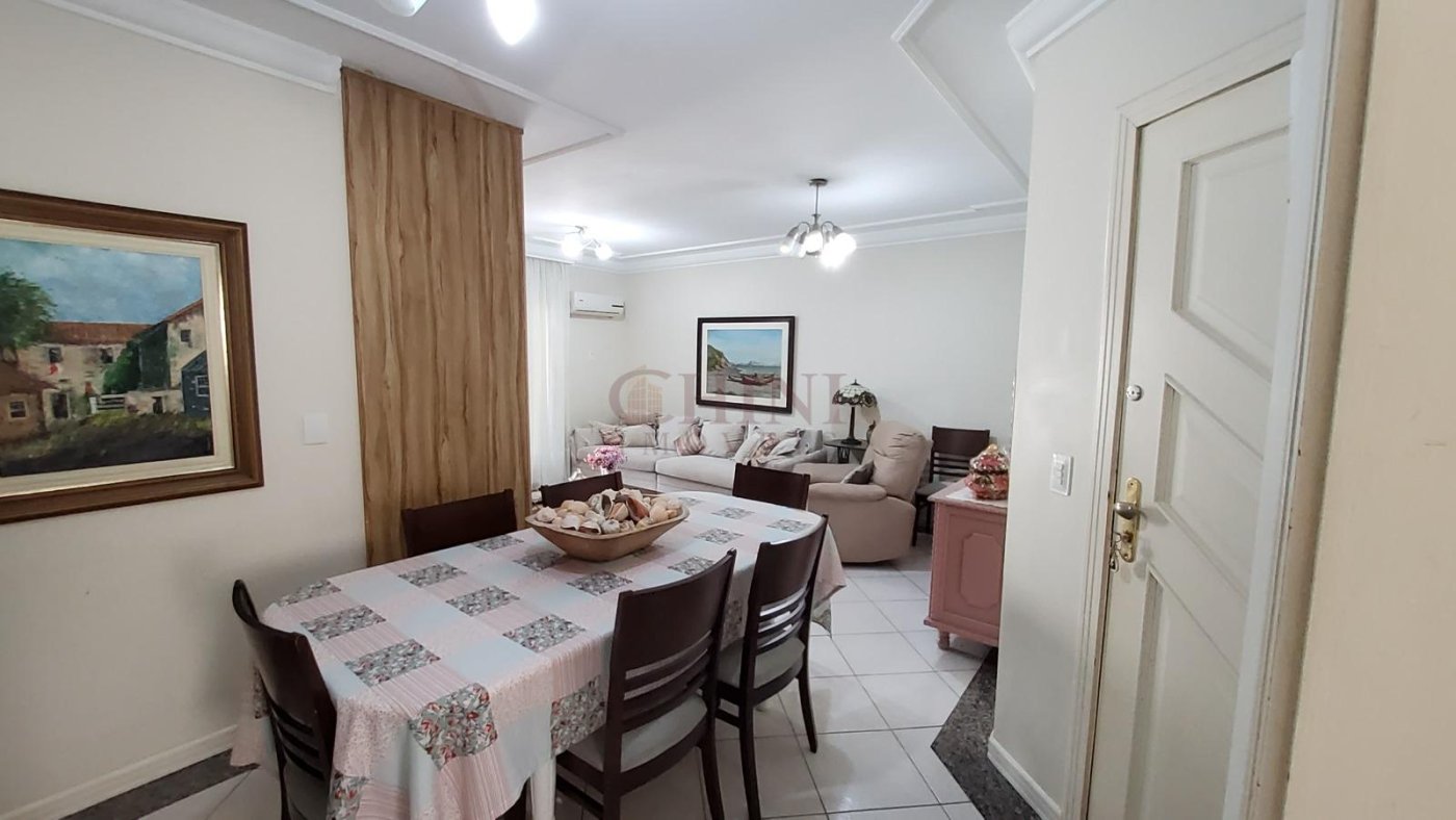 APARTAMENTO TRES DOMITORIOS NO CENTRO 