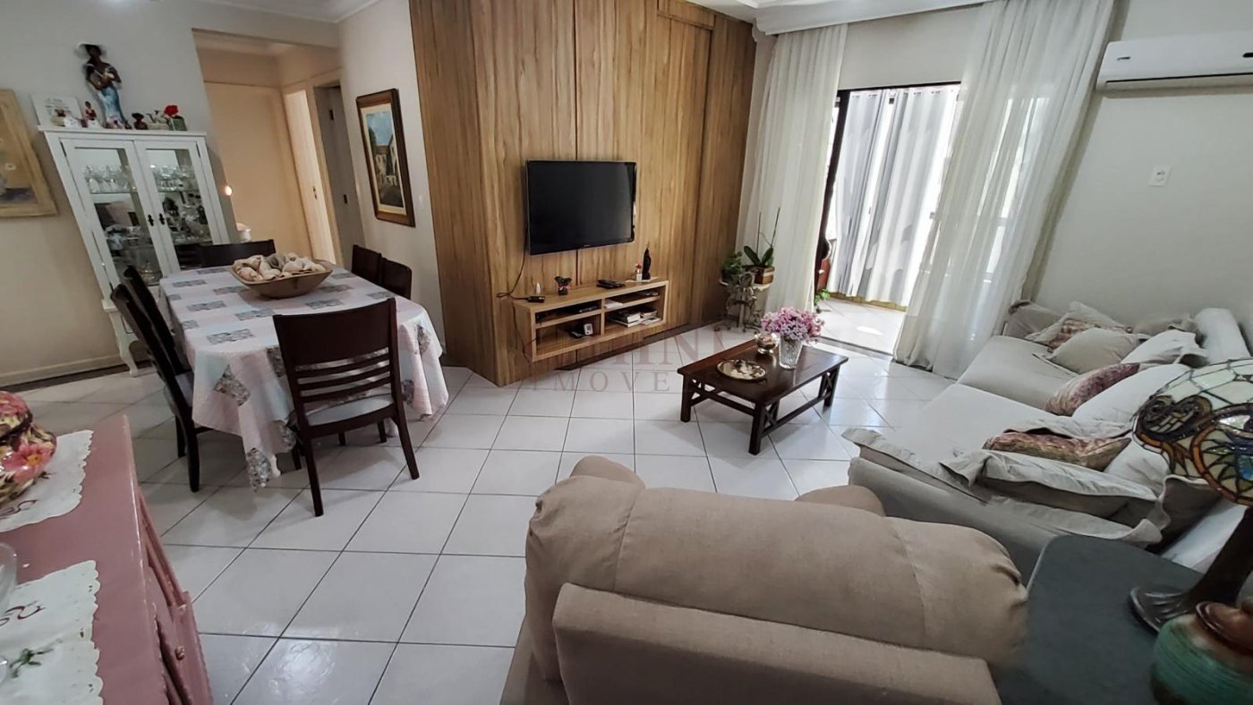 APARTAMENTO TRES DOMITORIOS NO CENTRO 