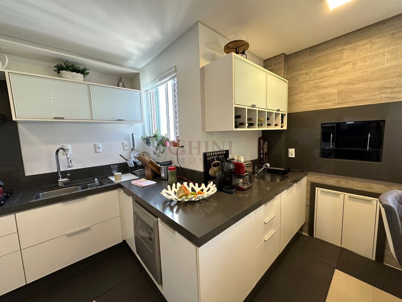APARTAMENTO 01 SUITE + 02 DEMI SUITES 02 VAGAS PRIVATIVAS MOBILIADO