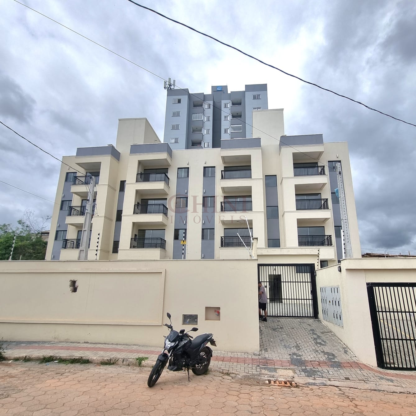 APARTAMENTO DOIS   DORMITORIO  SENDO UMA SUITE EM CAMBORIU TABULEIRO 