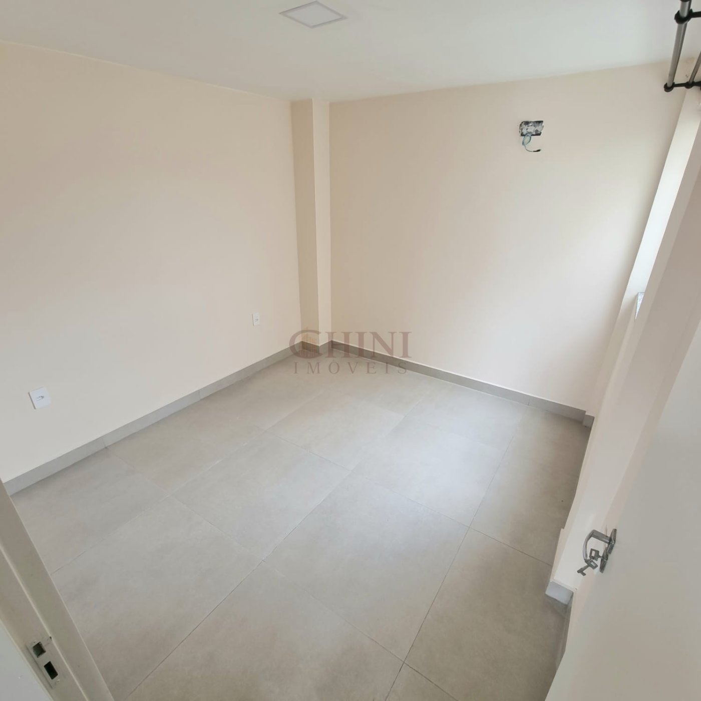 APARTAMENTO DOIS   DORMITORIO  SENDO UMA SUITE EM CAMBORIU TABULEIRO 
