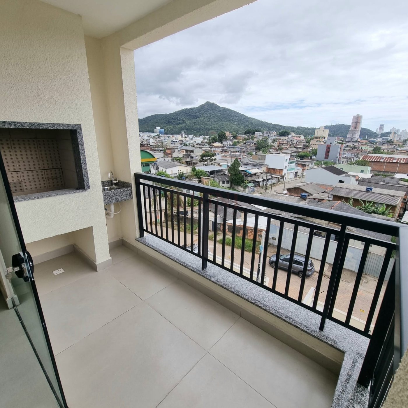 APARTAMENTO DOIS   DORMITORIO  SENDO UMA SUITE EM CAMBORIU TABULEIRO 