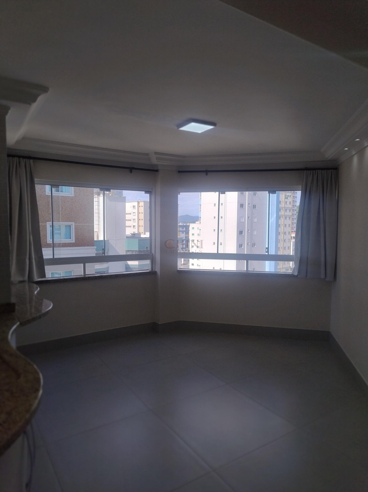 Apartamento 2 quartos para Locação Anual no bairro Centro em Balneário Camboriú
