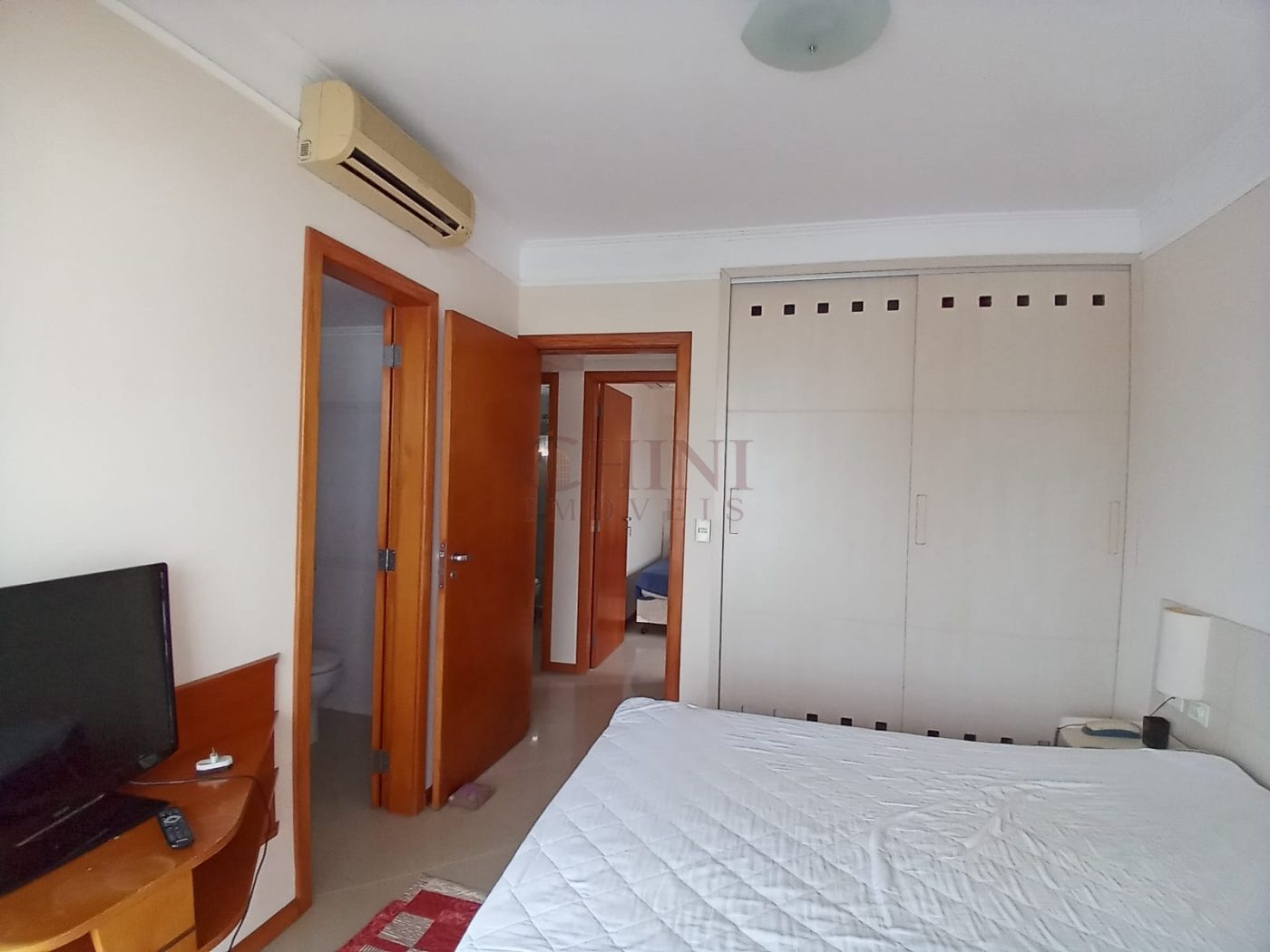 Apartamento 2 Dormitórios Sendo 01 Suíte no ED. COSTA SUL   